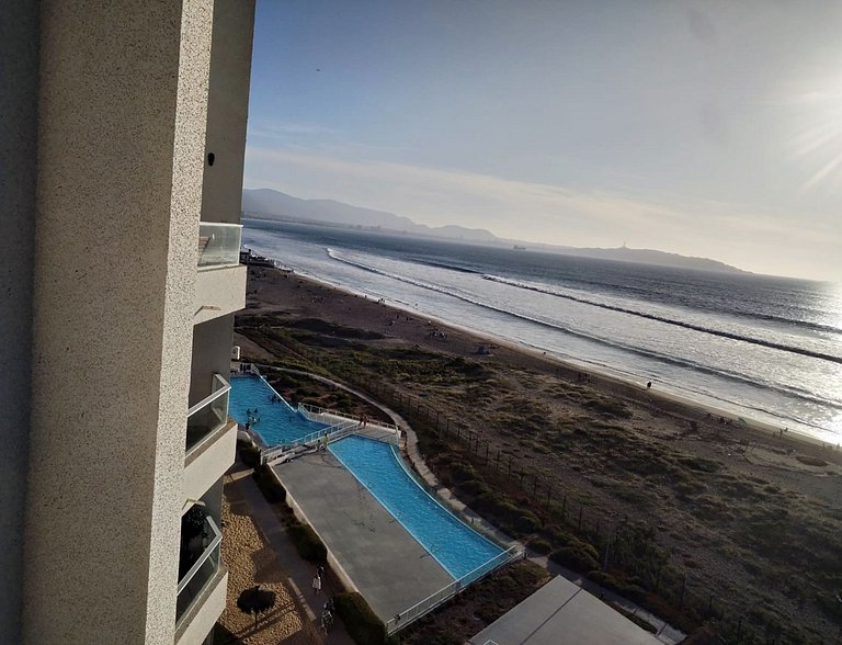 ¡Vive tus sueños con vista al mar en La Serena!