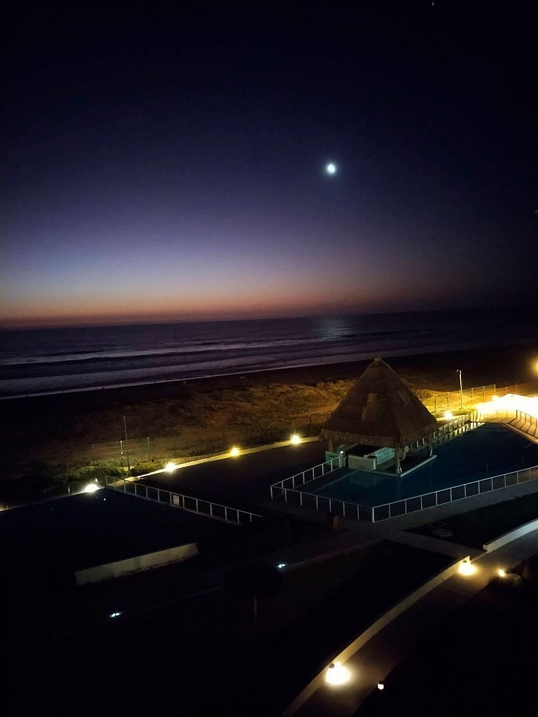 ¡Escapada Perfecta con Vistas al Mar y Laguna!