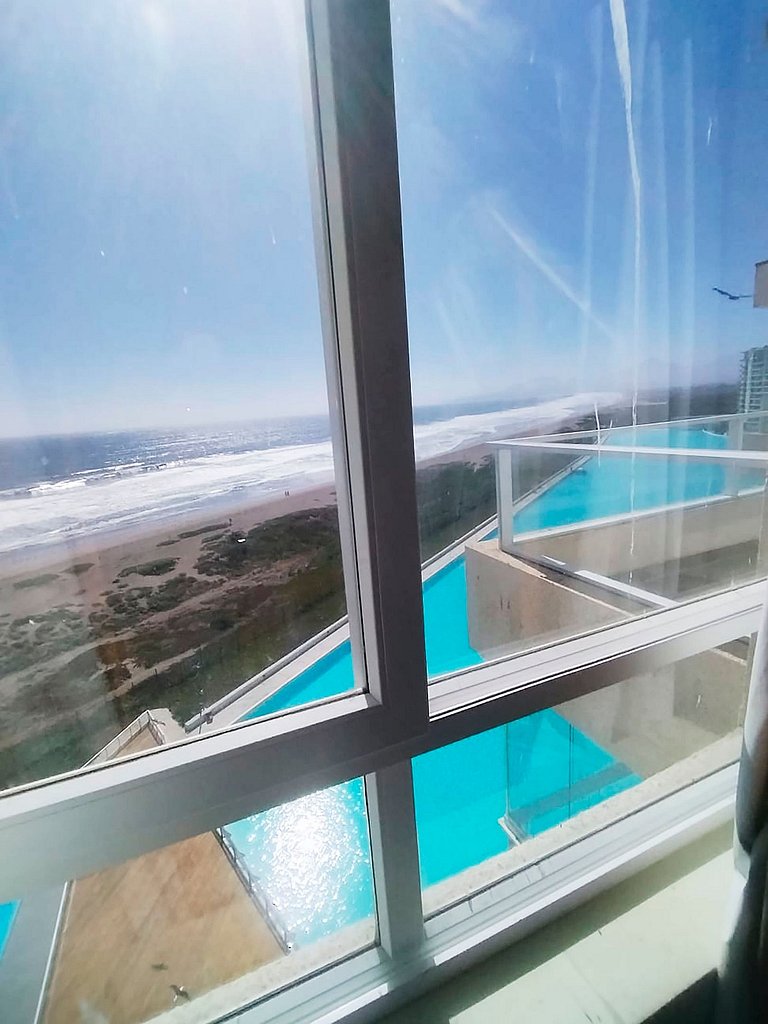 ¡Vive tus sueños con vista al mar en La Serena!