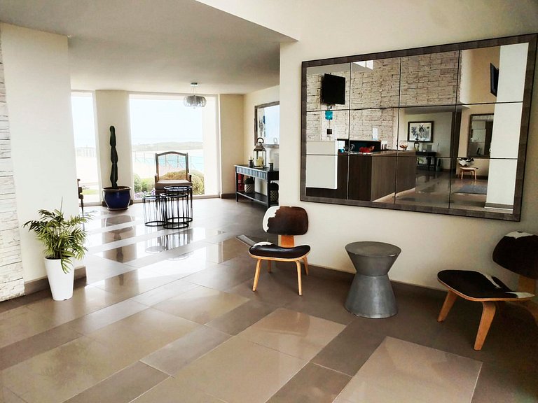 Smart Host Rentals- Estilo y espacio frente al mar