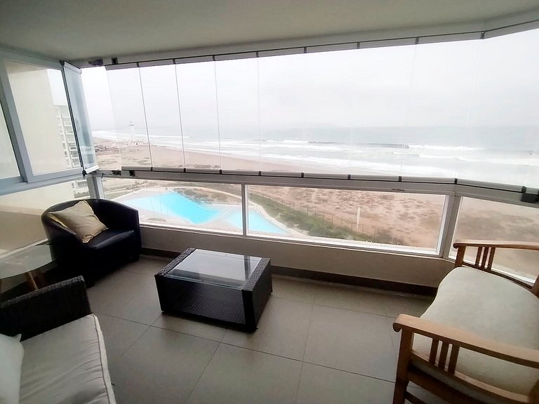 Smart Host Rentals- Estilo y espacio frente al mar