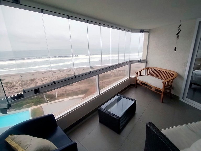 Smart Host Rentals- Estilo y espacio frente al mar