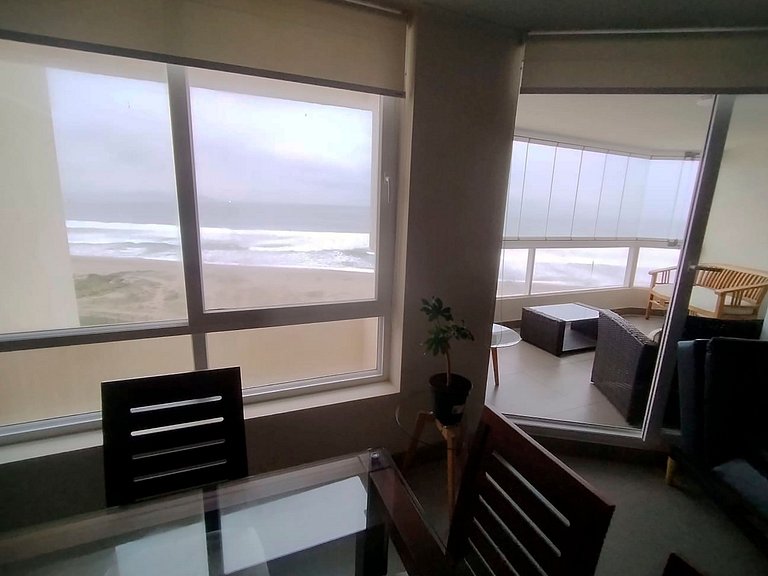 Smart Host Rentals- Estilo y espacio frente al mar