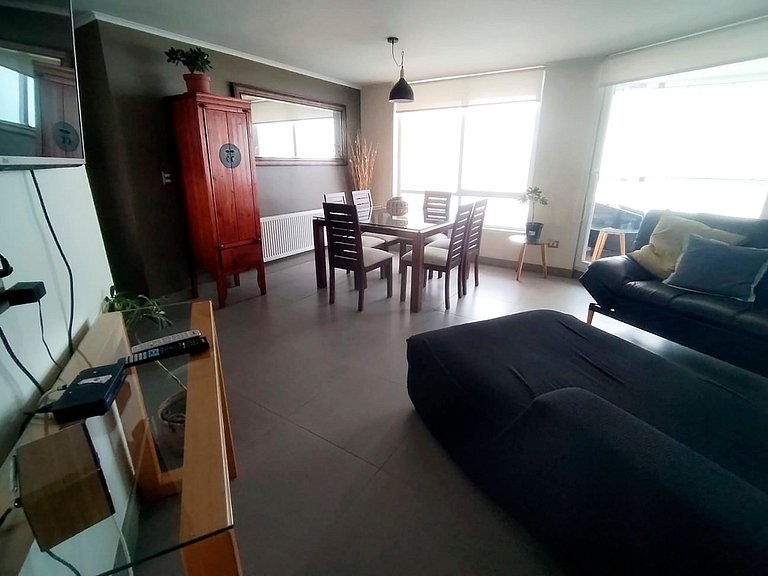 Smart Host Rentals- Estilo y espacio frente al mar