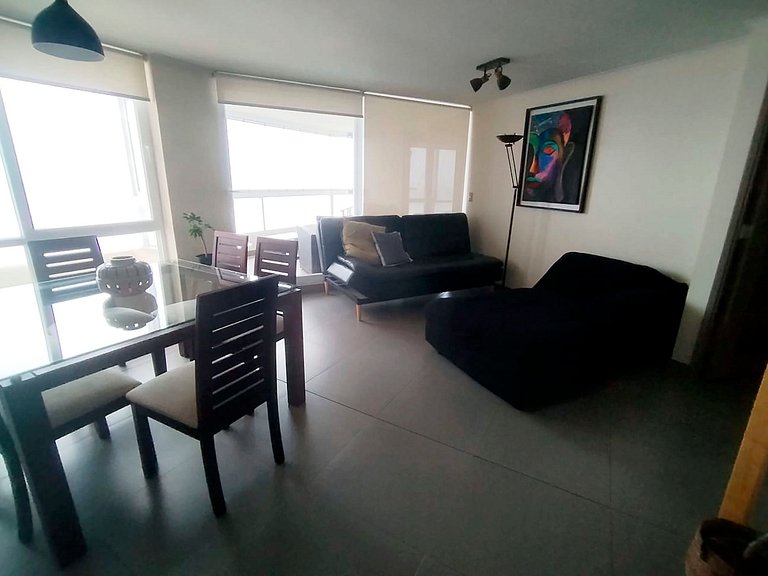 Smart Host Rentals- Estilo y espacio frente al mar