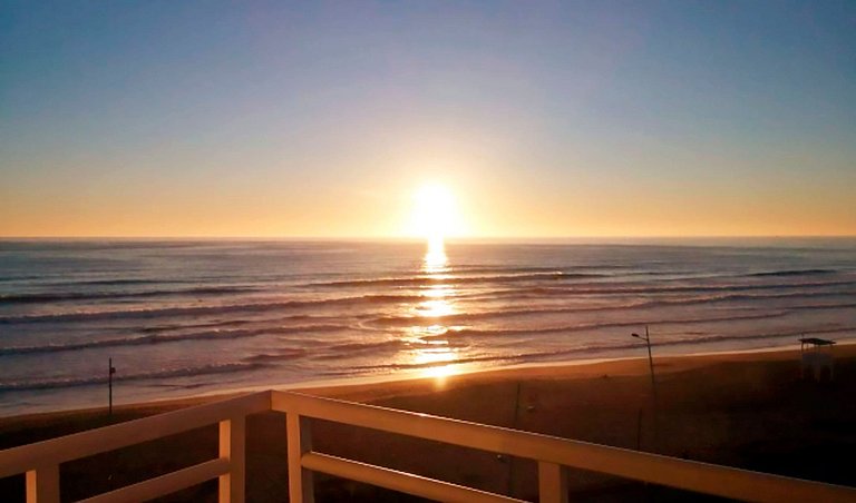 Smart Host Rentals- Estilo y Confort Frente al Mar