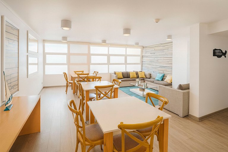 AQUA – Sea, Space, Views and Premium Amenities