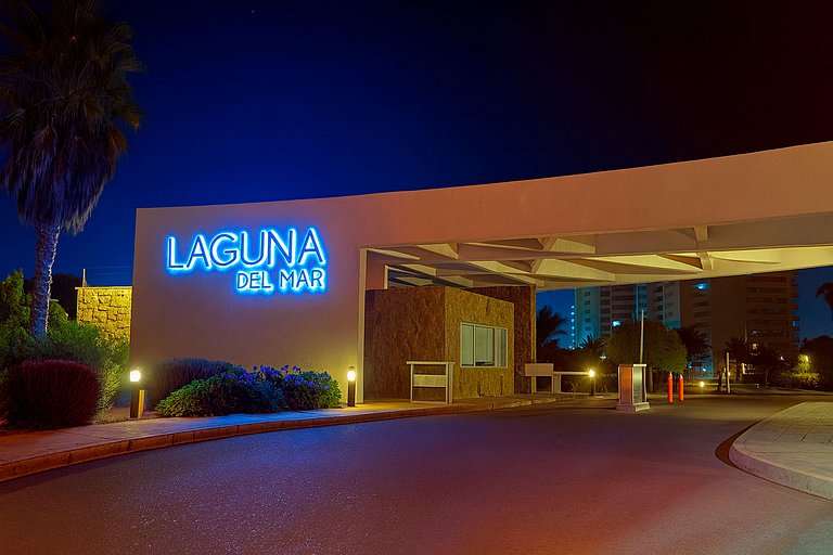 Sea, Space and Relaxation – Laguna del Mar