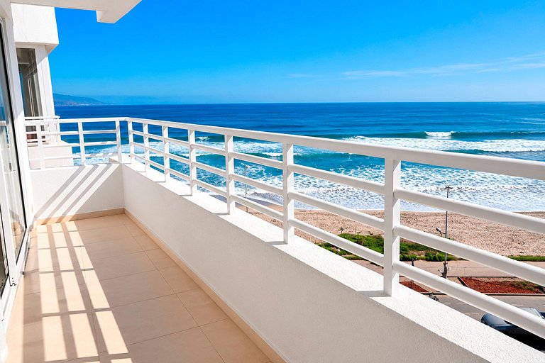 Smart Host Rentals - Style and Comfort by the Sea